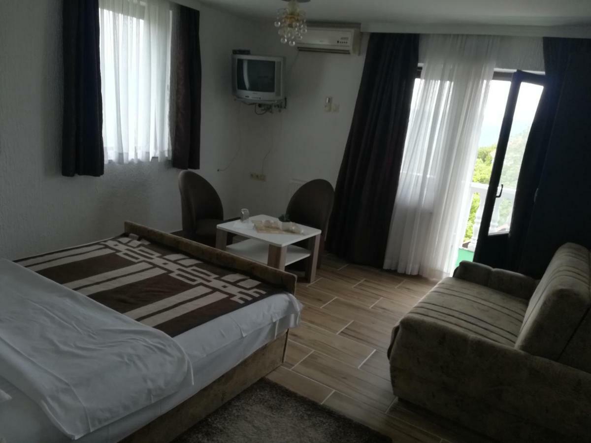Lazarev Konak Banja Koviljača Esterno foto